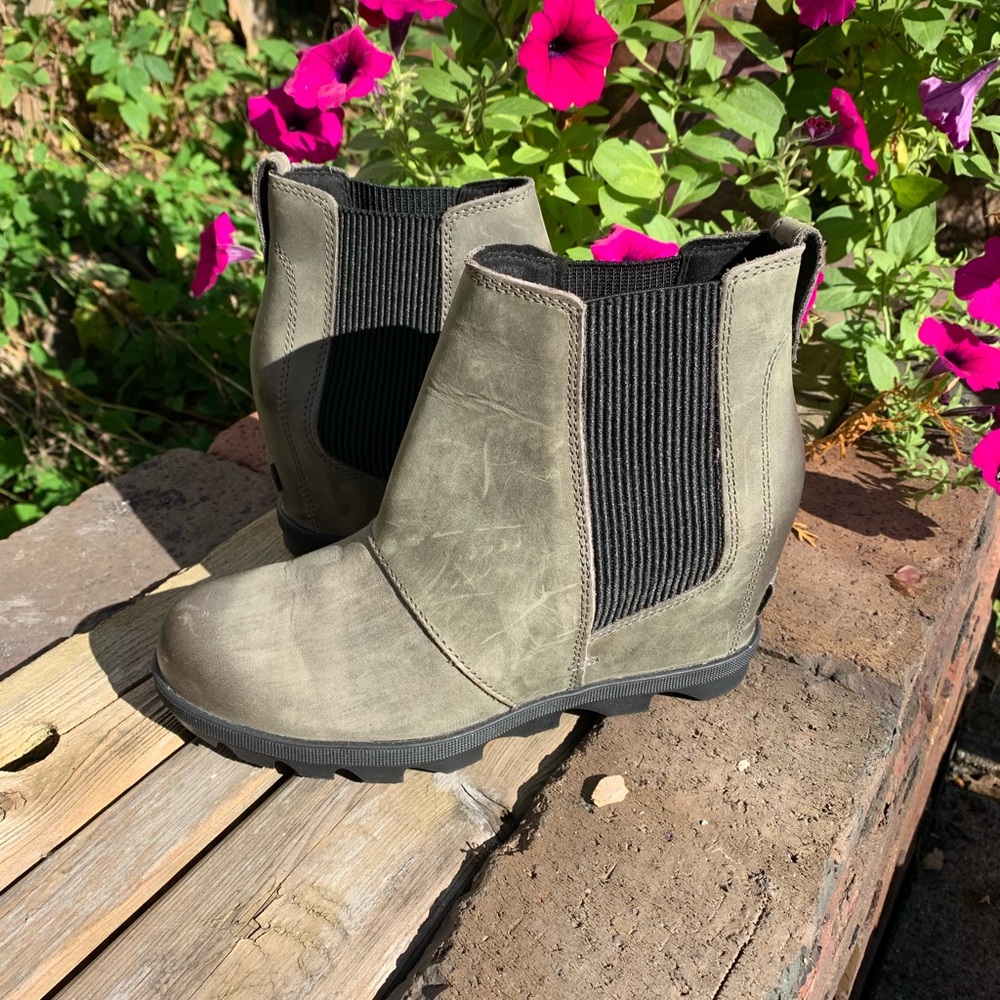 Sorel wedge boots